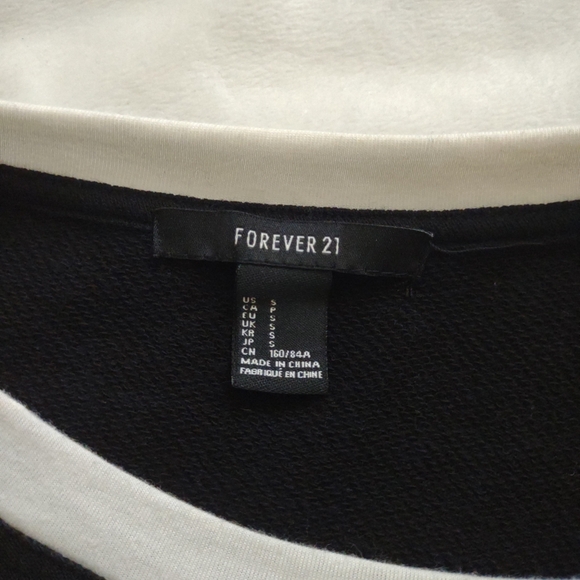 Women's Forever 21 Black & White Top || Small - Picture 3 of 9